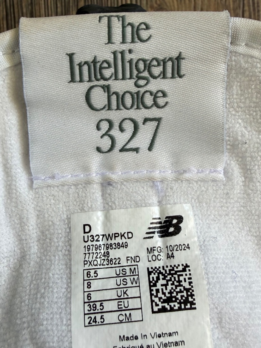 New Balance 327 Intelligent Choice Green White Sneakers Size 8 - Picture 6 of 6